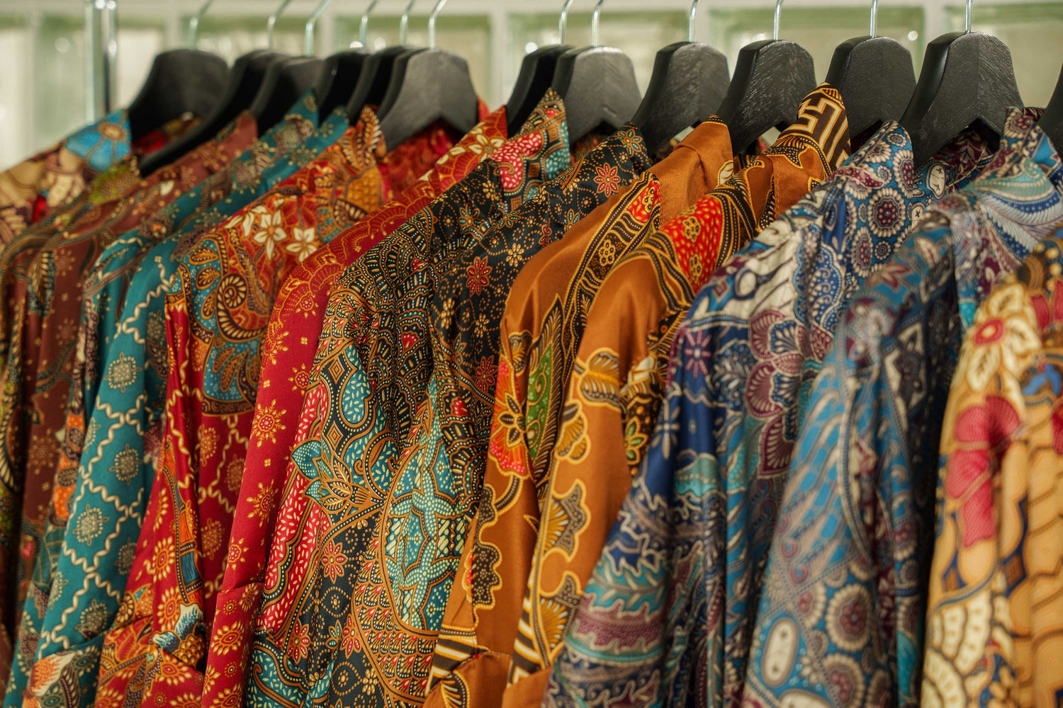 tore-kimono-robes-on-hangers