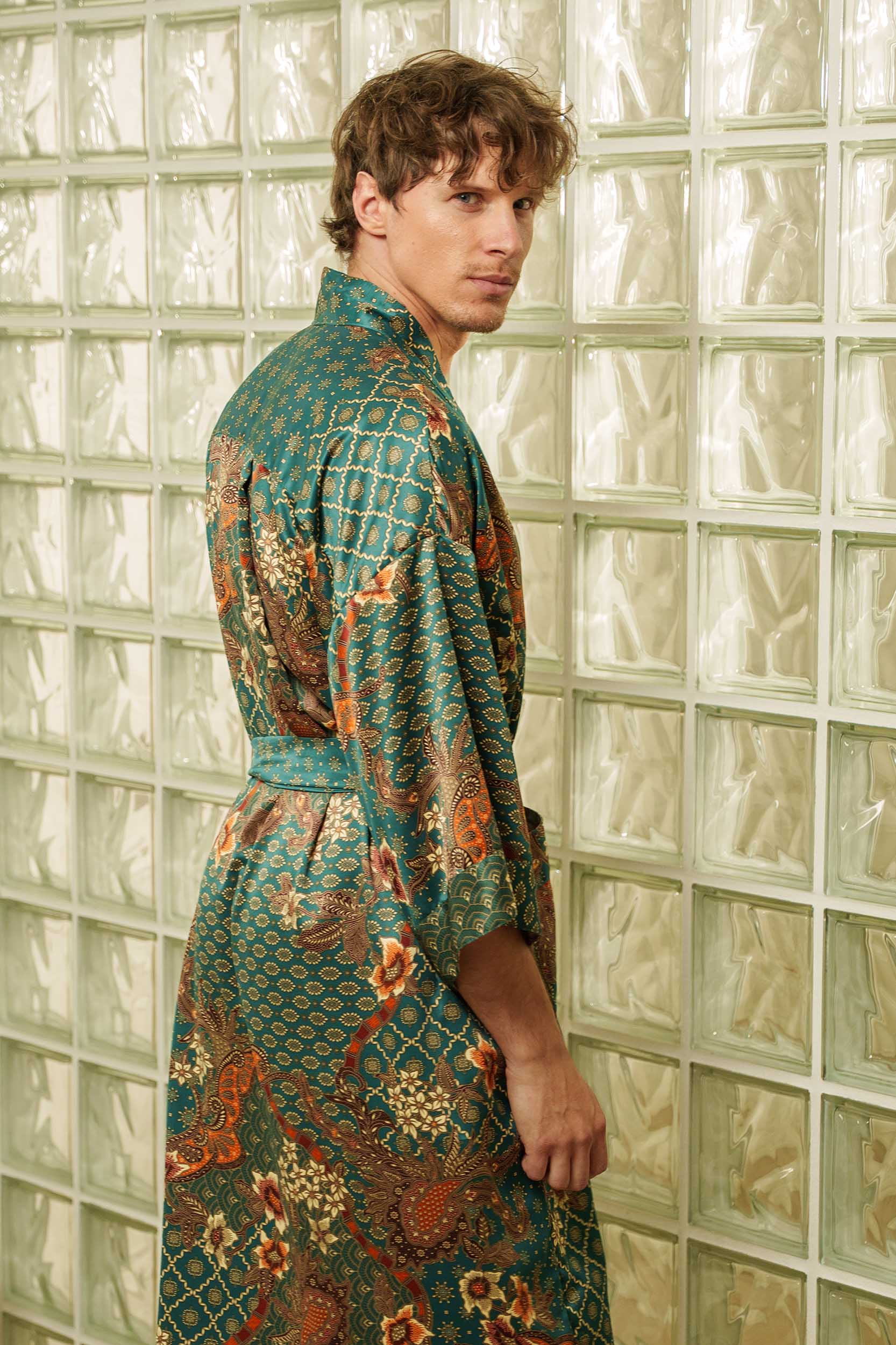 Back view of Toré Zamrud robe – elegant green-teal satin kimono for men.